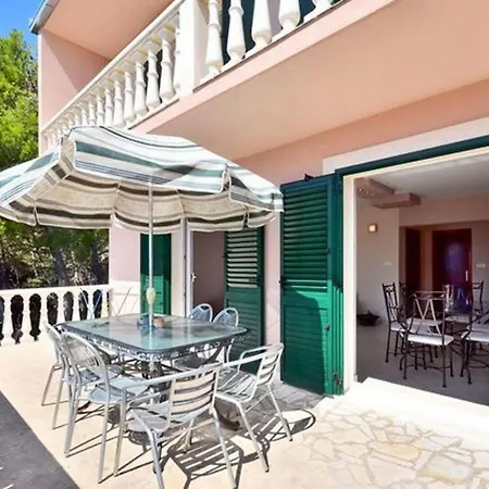 בית נופש House Ivan