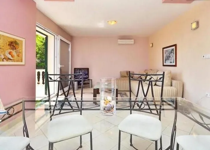 House Ivan מימיצה